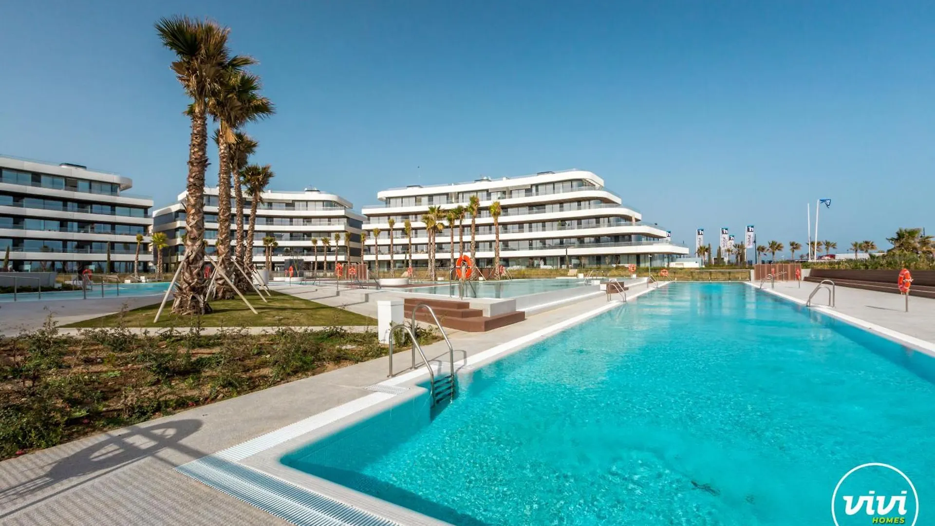 Apartamento Vivi Homes - Sunset Pool, Sauna, Gym & Beach Torremolinos Espanha