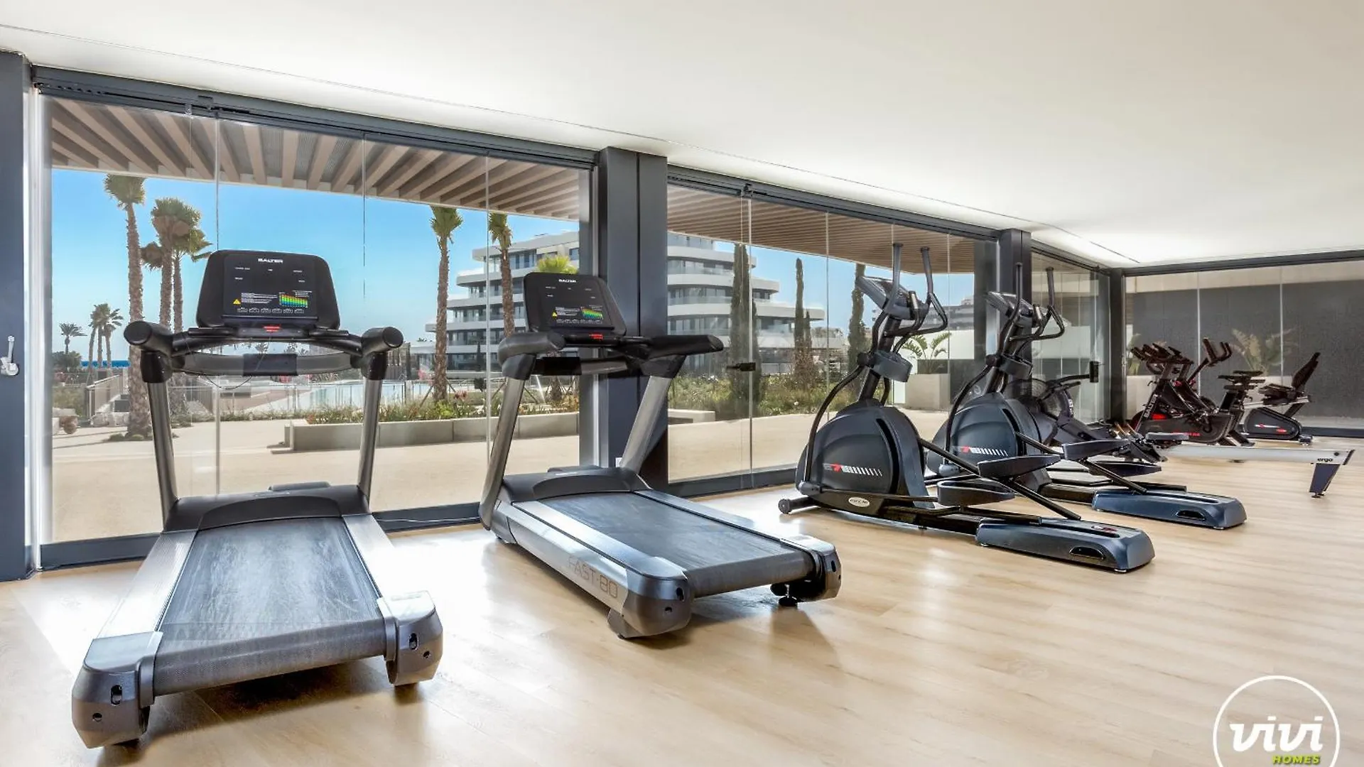 Vivi Homes - Sunset Pool, Sauna, Gym & Beach Torremolinos 0*,  Espanha